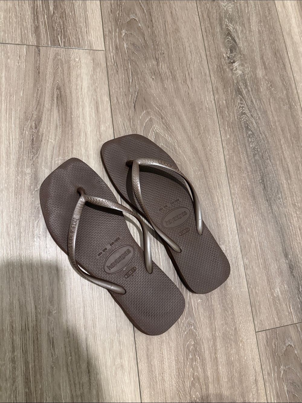 Brown Havianas